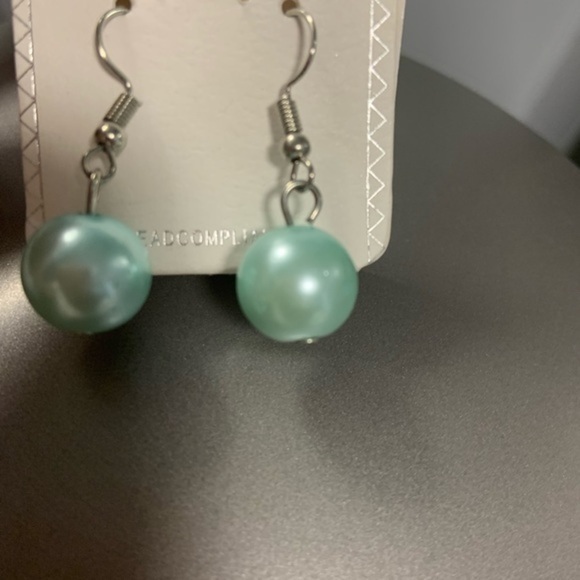 Jewelry - Faux pearl earrings